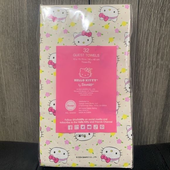 Sanrio Hello Kitty Spring Floral Set of 32 Guest Towels Napkins New In Package - Picture 4 of 9
